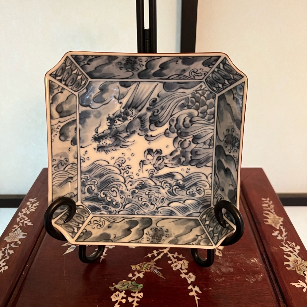 Beautiful Porcelain Blue & White Dragon Dish Made in Japan